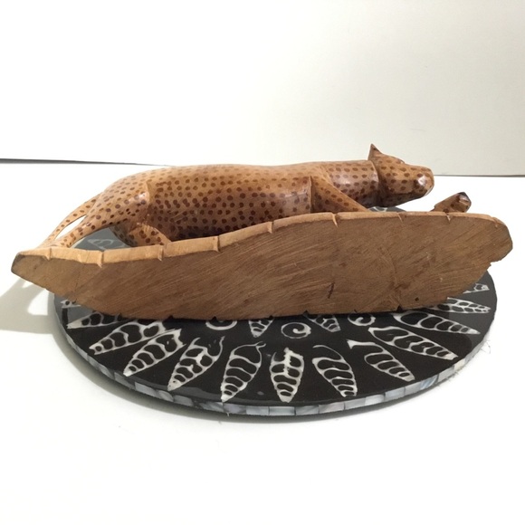 Hand carved wood cheetah and cub - Picture 5 of 9